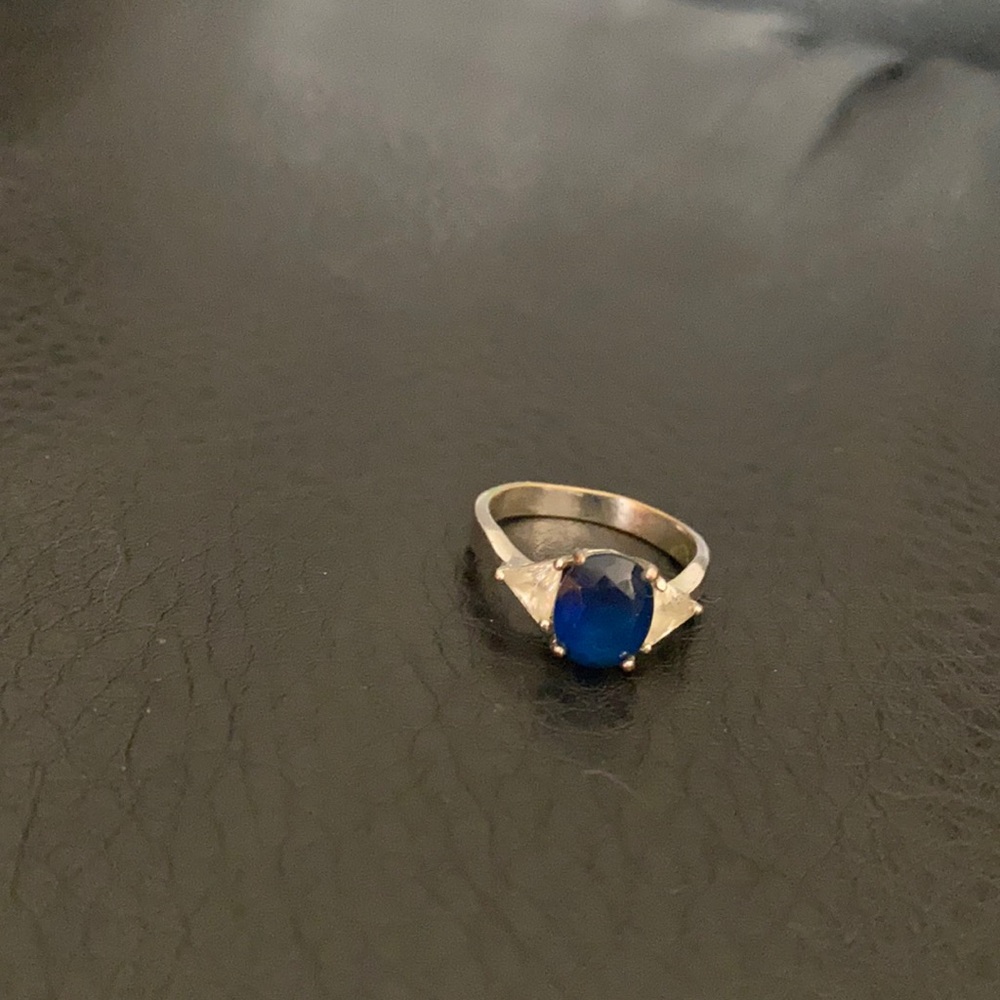 Silver sapphire ring